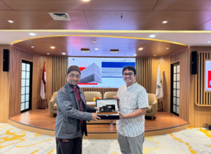 Temu Penggemar Dan Book Signing Habiburrahman El Shirazy